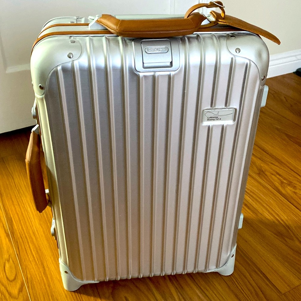 Rimowa limited edition for Lufthansa- The Boeing 747-8 Cabin Trolley collection